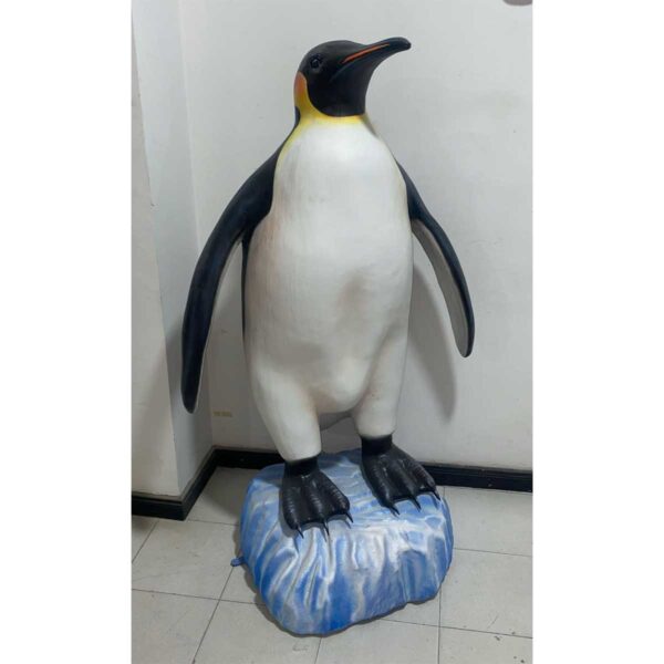 Escultura pingüino macho,